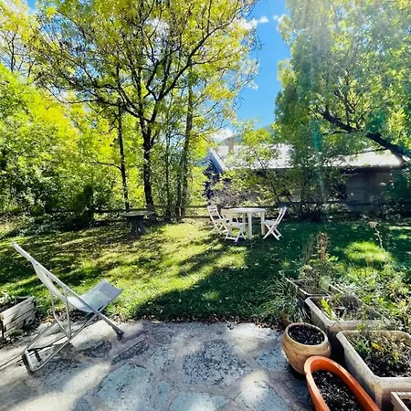 Chalet Family With Garden In Chaffrey *